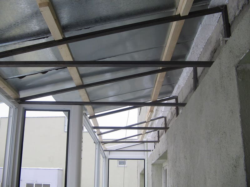 Прочный балкон: металлический каркас и его характеристики