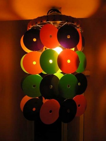 Для меломанов: Поделки из СD дисков для дома и для дачи своими руками (65 фото)