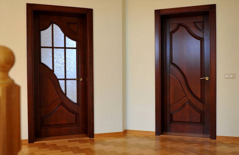 Как правильно установить межкомнатную дверь своими руками (фото и видео)