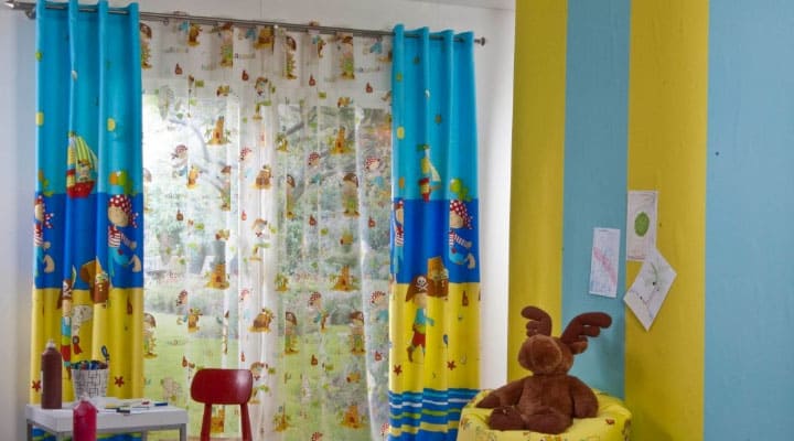 Родителям на заметку: основы правильного выбора штор и тюли для детской