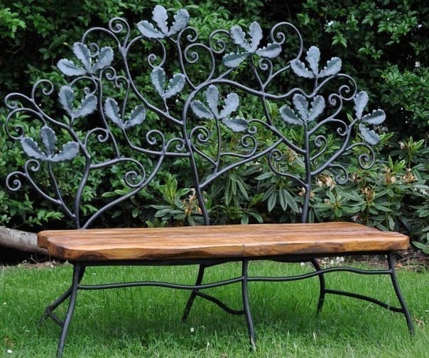 Скамейка в саду на даче: идеи оформления (30 фото)