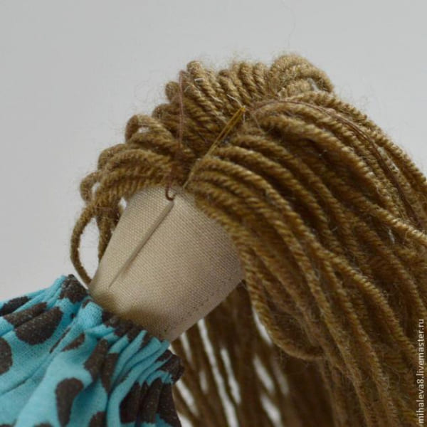 Волосы для куклы из атласной ленты и шерсти: мастер-класс с видео