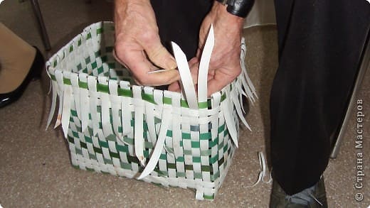 Плетение из пластиковых лент. Учимся пошаговому плетению корзин из упаковочной ленты