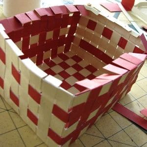 Плетение корзин из бумаги для начинающих: мастер-класс с видео